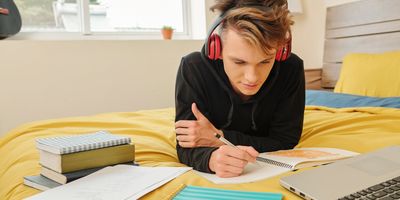 faili Copy of Copy of high-school-student-doing-homework-2021-08-28-23-05-47-utc.jpg allalaadimine